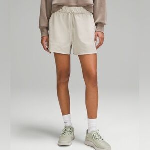 Lululemon Athletica Cinchable Waist High-Rise Woven Short 3.5"